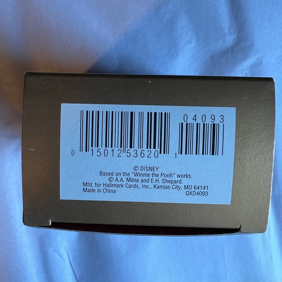 Hallmark Keepsake Ornament Presents from Pooh - Picture 8 of 10